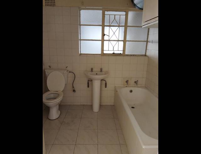 1 BEDROOM PROPERTY TO RENT IN FLORIDA LAKE